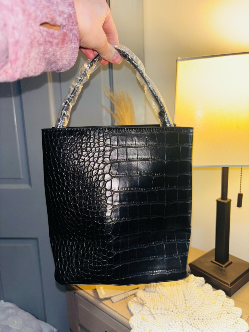 AOTA Elena Vegan Black Faux Croc Embossed Bucket Crossbody Bag - Picture 11 of 15
